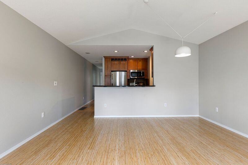 923 Se 34th Ave - Photo 4 of 20