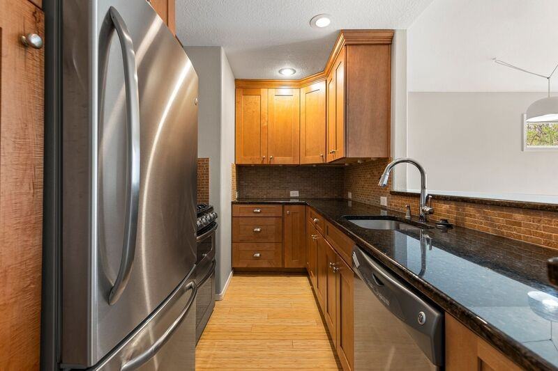 923 Se 34th Ave - Photo 5 of 20