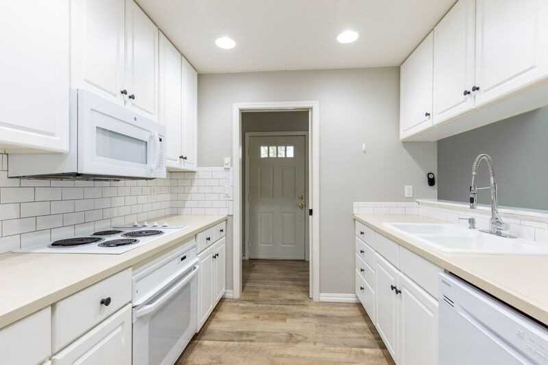 9729 Nw Miller Hill Dr - Photo 7 of 25