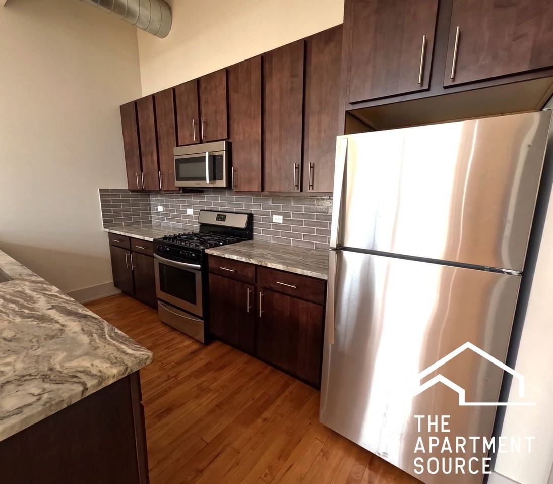 1432 W 21st St #309 - Photo 2 of 17