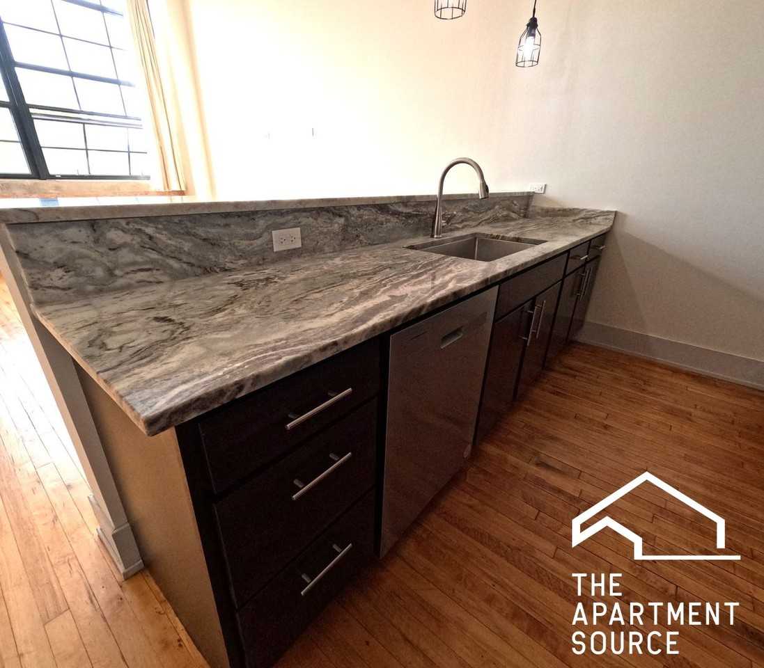 1432 W 21st St #309 - Photo 3 of 17