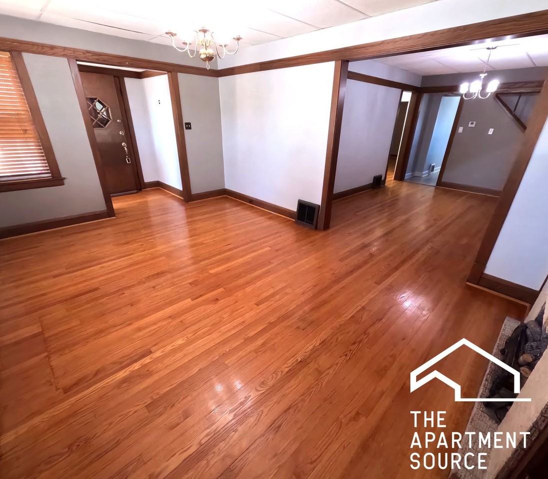 3117 N Mango Ave #1 - Photo 3 of 25