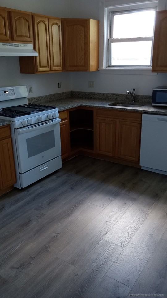 Eleanor St #4 - Photo 2 of 14