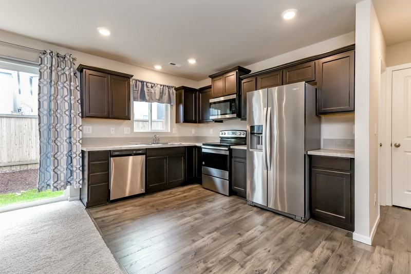 10710 185th St E - Photo 5 of 25