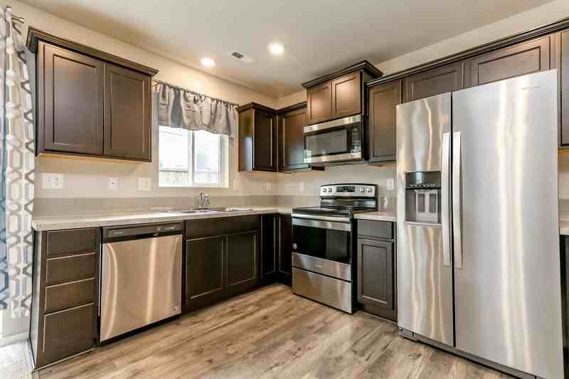 10710 185th St E - Photo 7 of 25