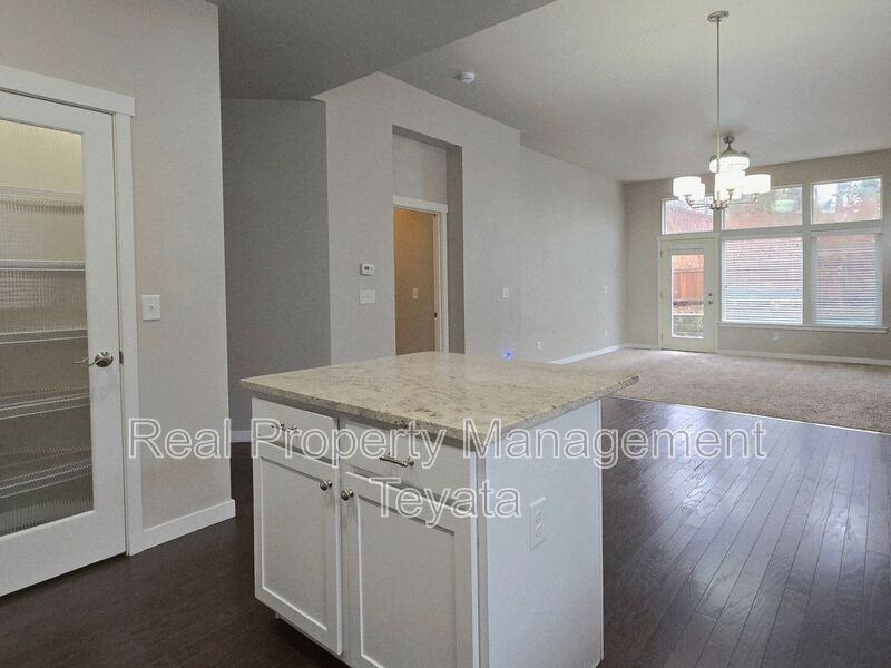 4746 Hadley St - Photo 7 of 21