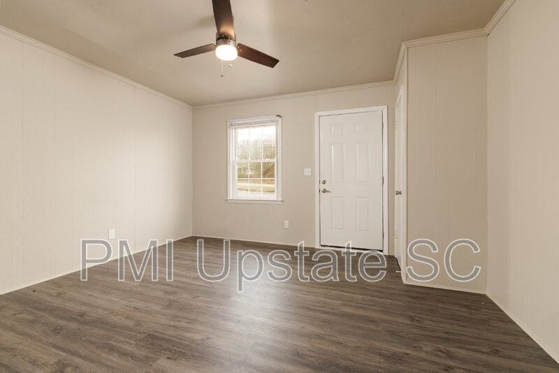 101A Looneybrook Dr - Photo 3 of 11