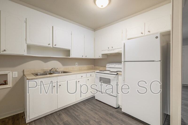 101A Looneybrook Dr - Photo 4 of 11