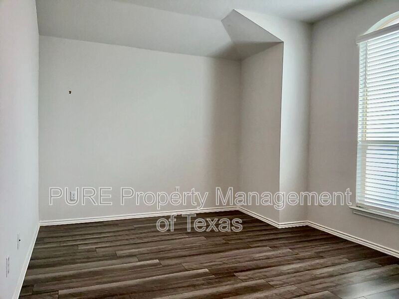 1828 T H Johnson Dr - Photo 3 of 21