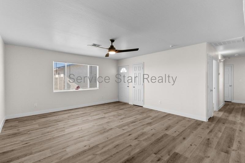 5311 W Mauna Loa Ln - Photo 4 of 23