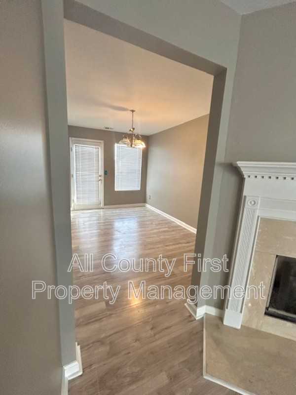 5636 Windfall Ln - Photo 4 of 18