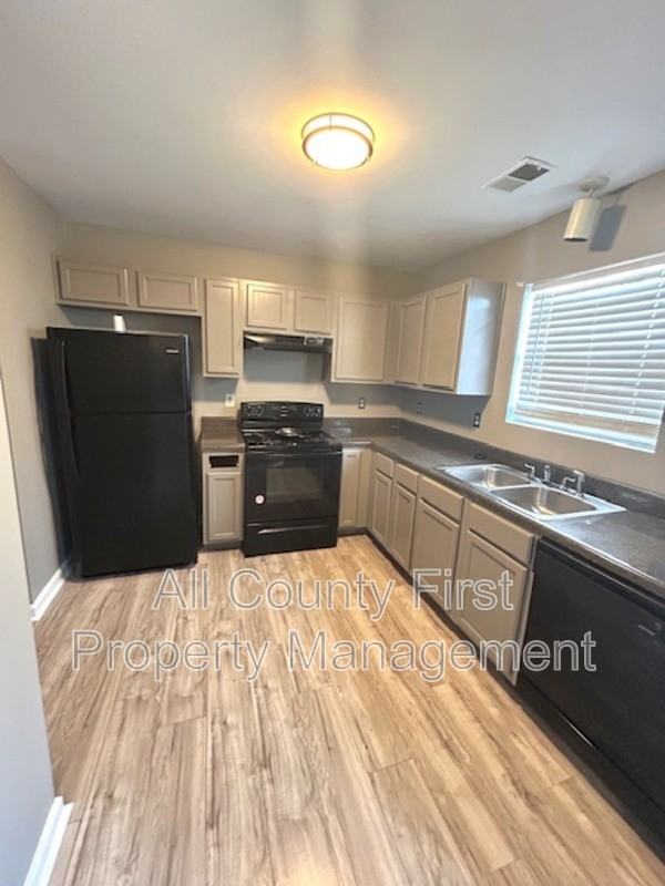 5636 Windfall Ln - Photo 5 of 18