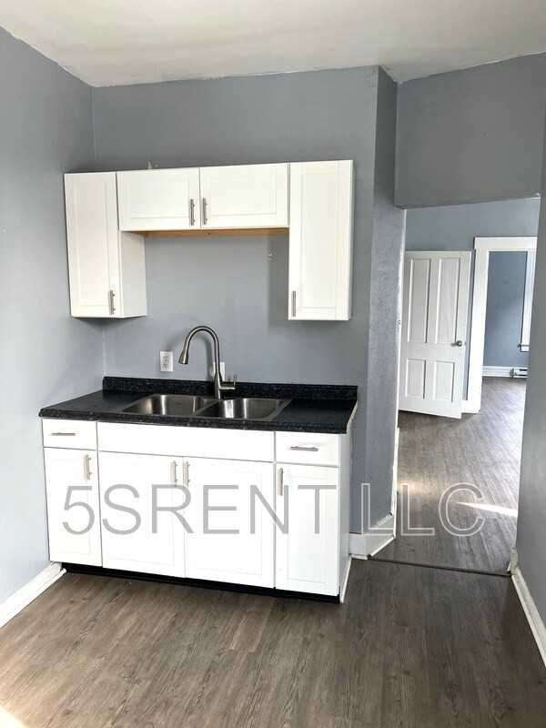 410 Gray Ave - Photo 3 of 11