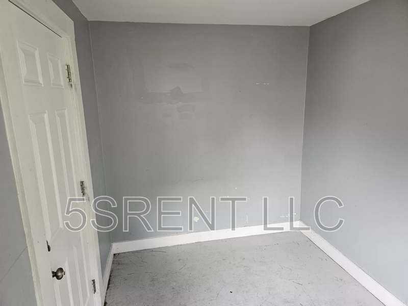 410 Gray Ave - Photo 5 of 11