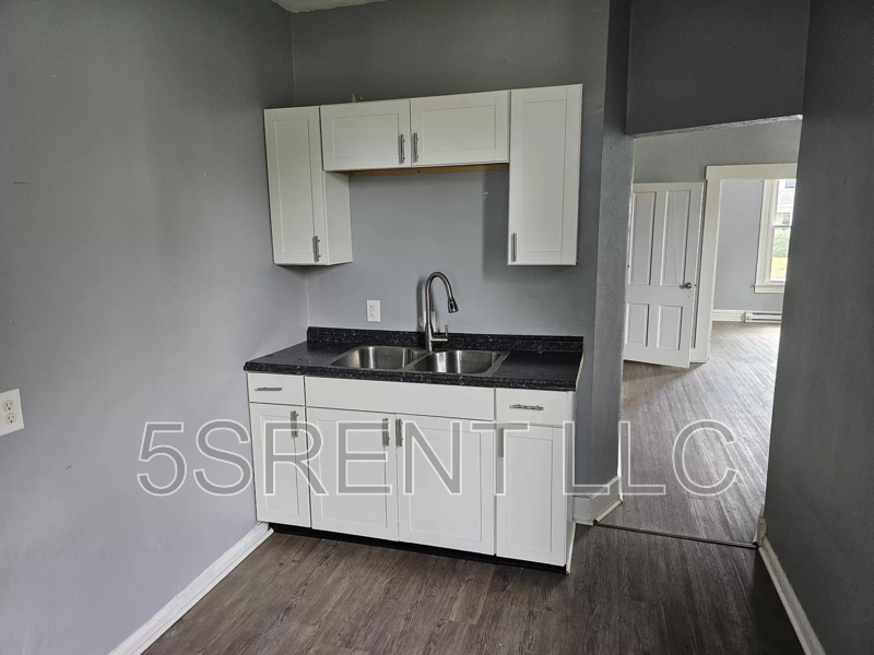 410 Gray Ave - Photo 6 of 11