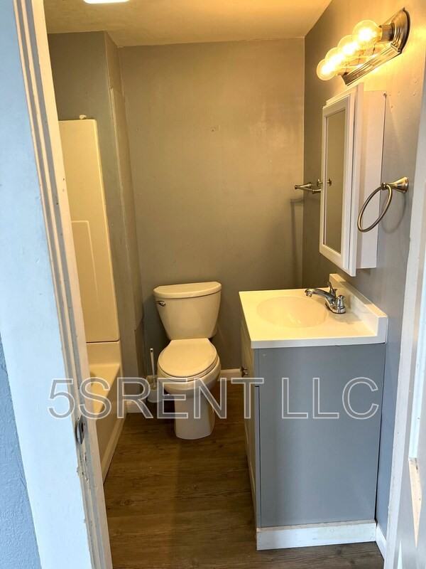 410 Gray Ave - Photo 7 of 11