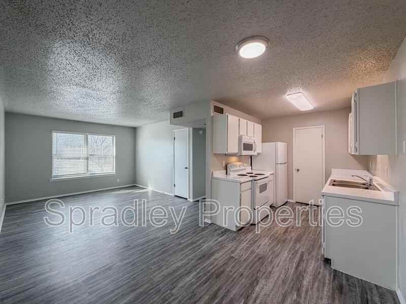 120 W Main St #TT25 - Photo 3 of 6