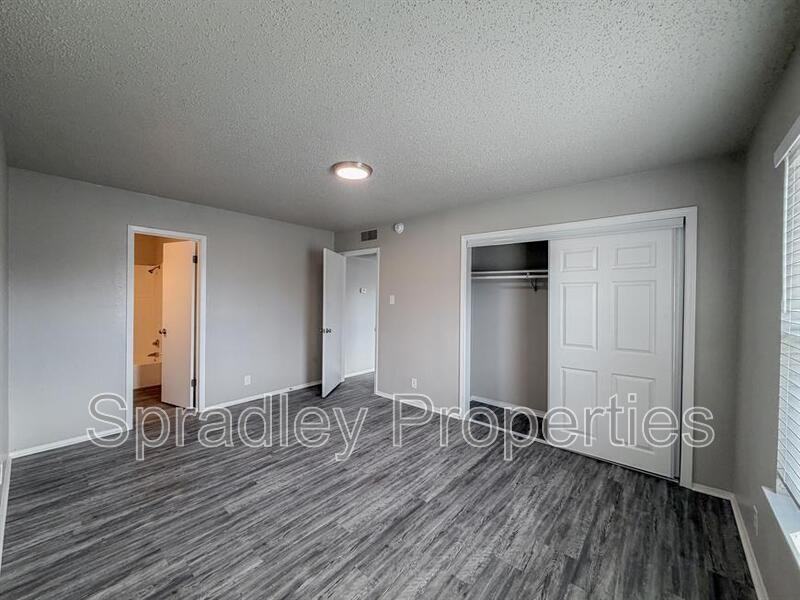 120 W Main St #TT25 - Photo 5 of 6