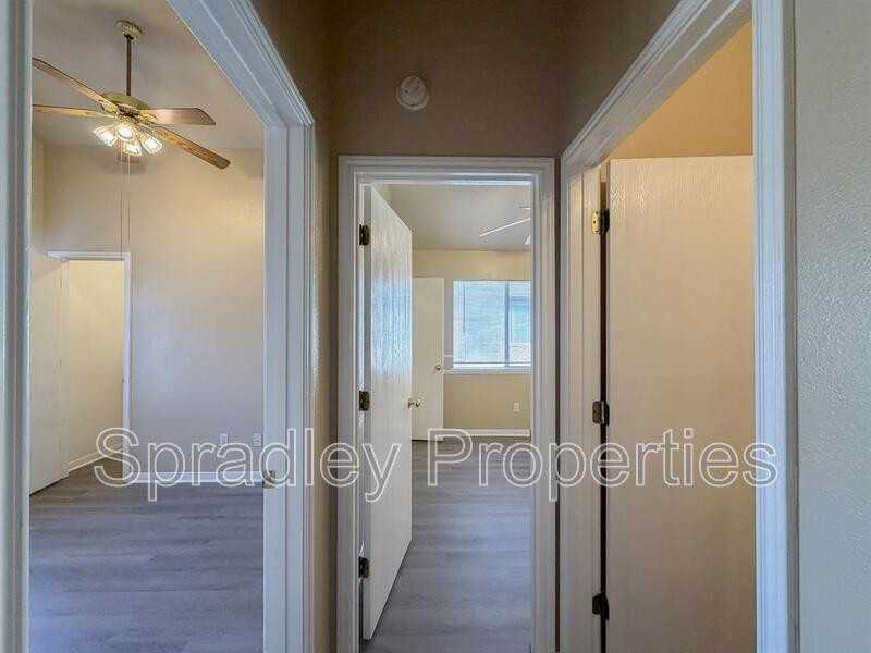 217 Meadowbrook Dr - Photo 4 of 25