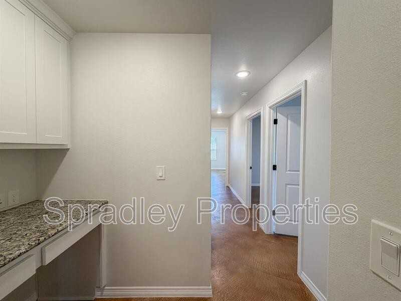 1007 Sparrow Cv Unit B - Photo 5 of 17