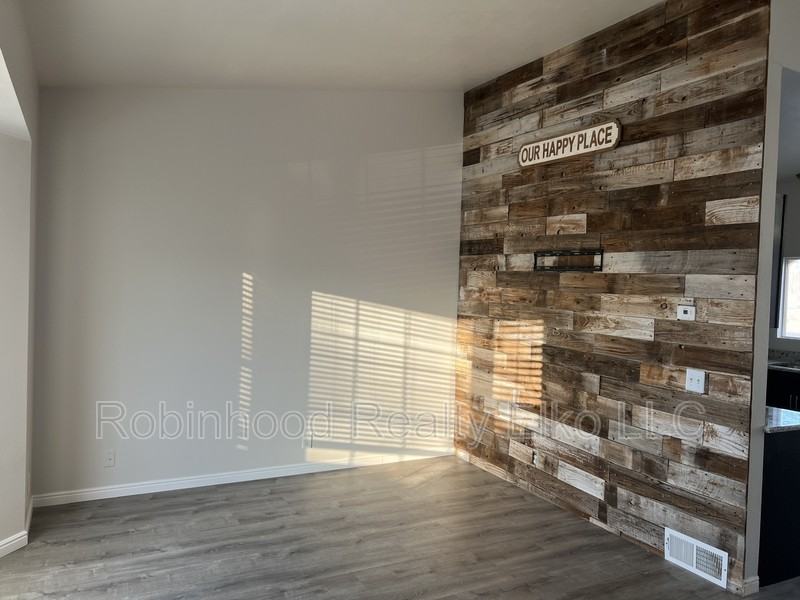 1515 Glenmoor Dr - Photo 2 of 35