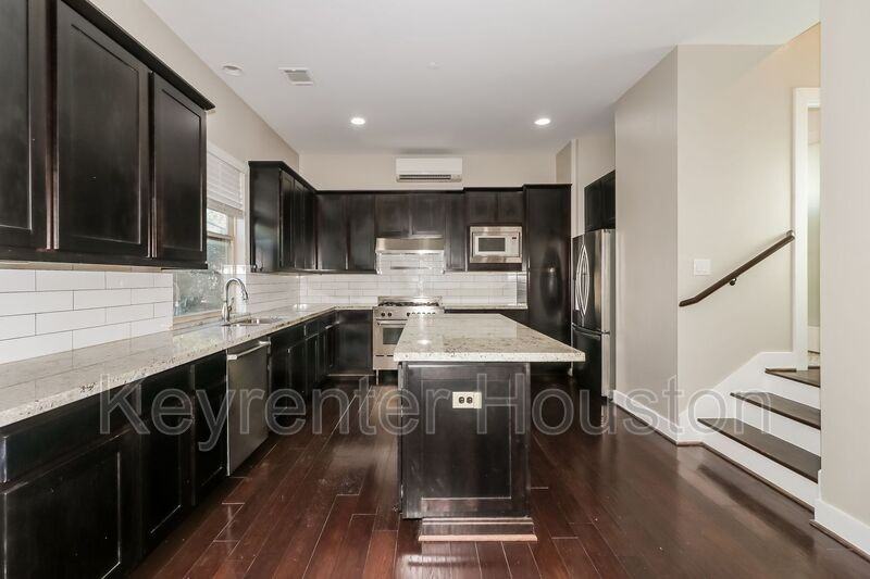 4403 Eli St - Photo 3 of 20