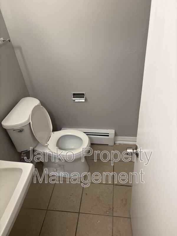 10720 S Ridgeland Ave #3 - Photo 4 of 4