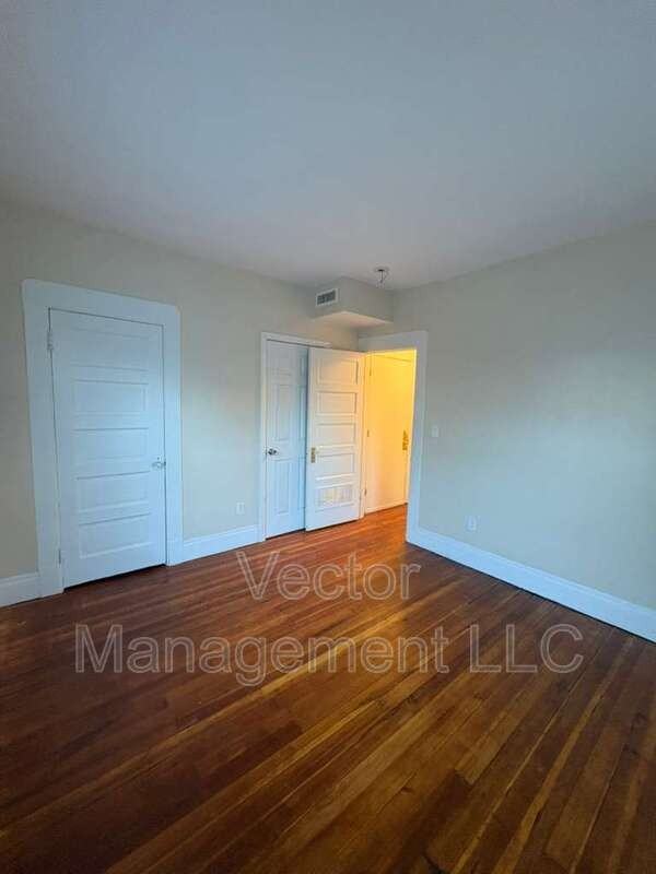 1400 Ella T Grasso Blvd - Photo 4 of 10