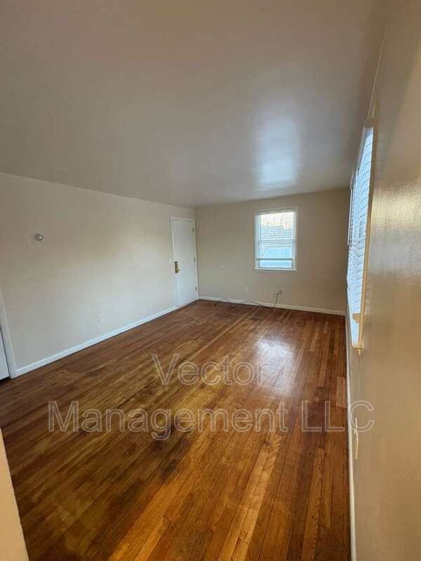 1400 Ella T Grasso Blvd - Photo 6 of 10