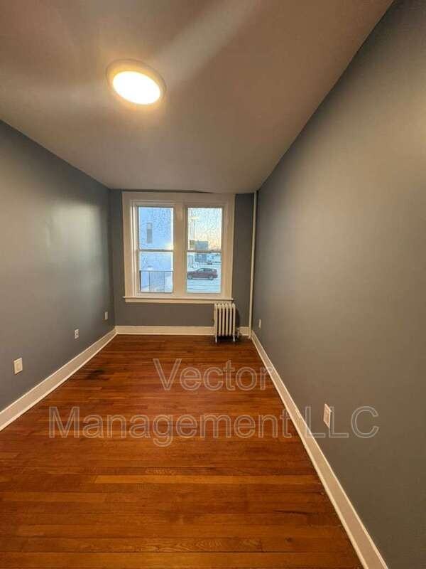 1476 Chapel St - Photo 2 of 8