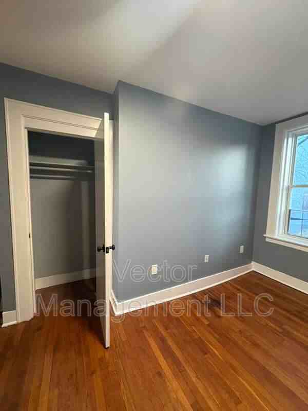 1476 Chapel St - Photo 6 of 8