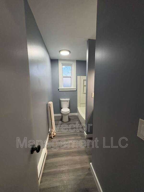1476 Chapel St - Photo 7 of 8