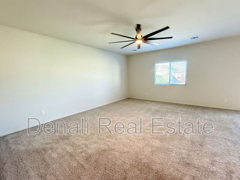 24588 W Flores Dr - Photo 3 of 26