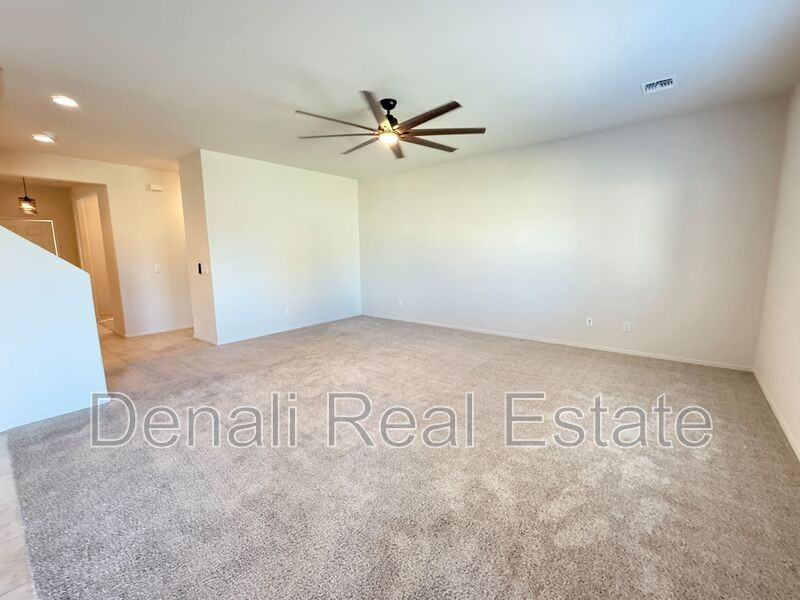 24588 W Flores Dr - Photo 4 of 26