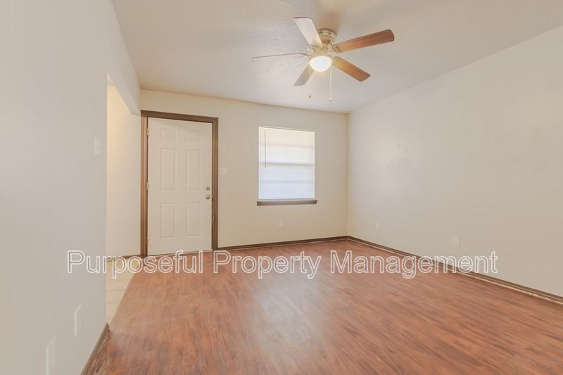 516 N Ponca Ave - Photo 4 of 15