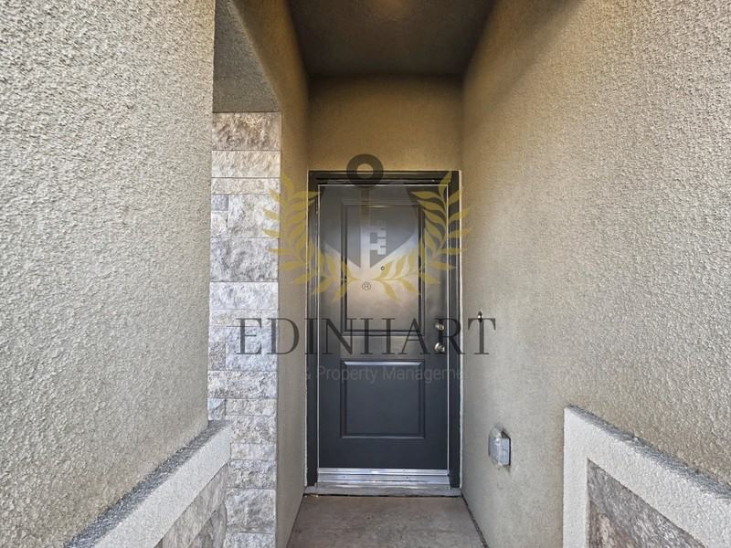 1820 Klamath Rd S - Photo 5 of 32