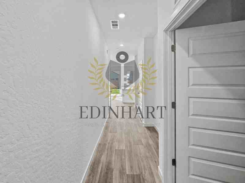 1820 Klamath Rd S - Photo 6 of 32