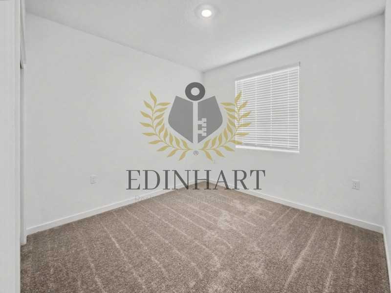 1820 Klamath Rd S - Photo 7 of 32