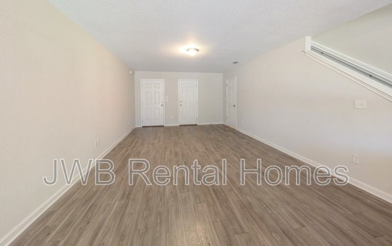 4407 Melissa Ct W - Photo 6 of 19