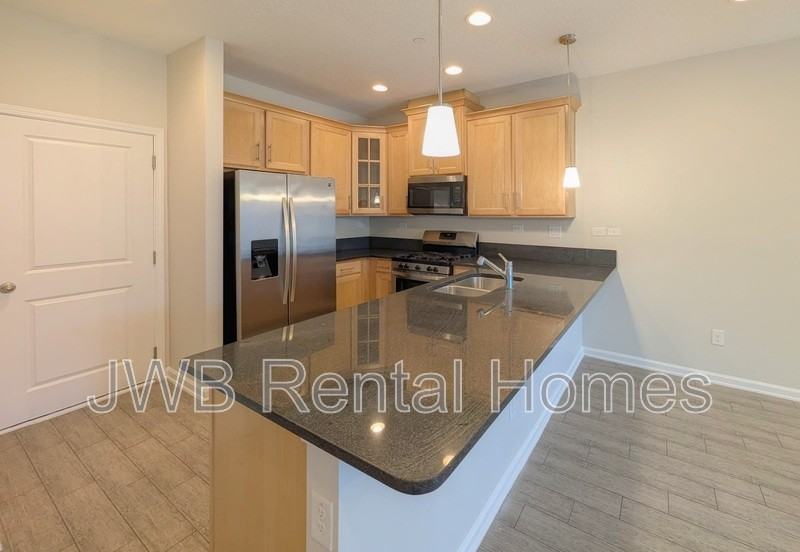 64 Canary Palm Ct - Photo 4 of 20