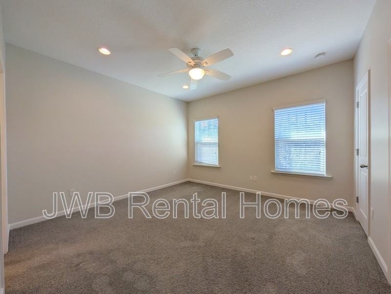 64 Canary Palm Ct - Photo 7 of 20