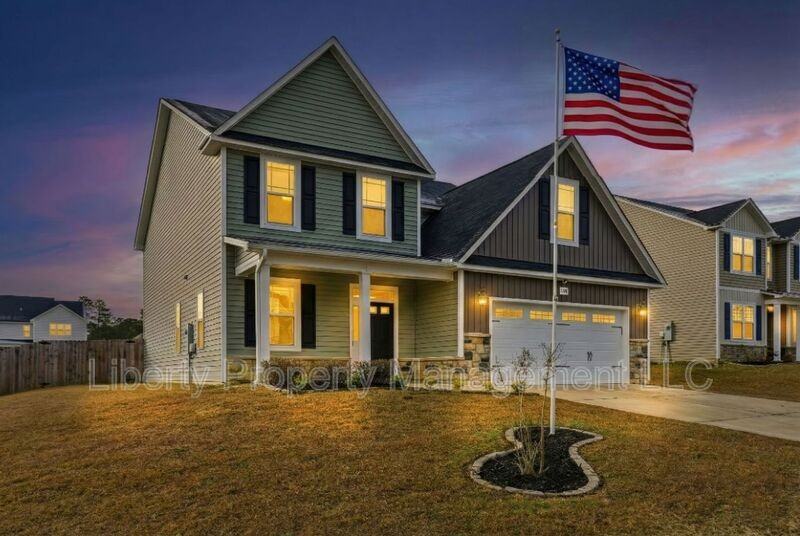 588 Angel Oak Dr - Photo 2 of 48