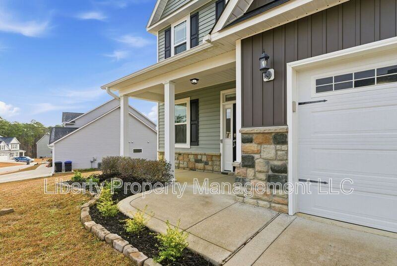 588 Angel Oak Dr - Photo 4 of 48