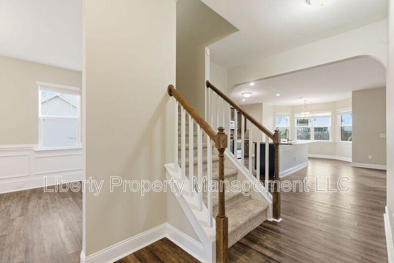 588 Angel Oak Dr - Photo 7 of 48