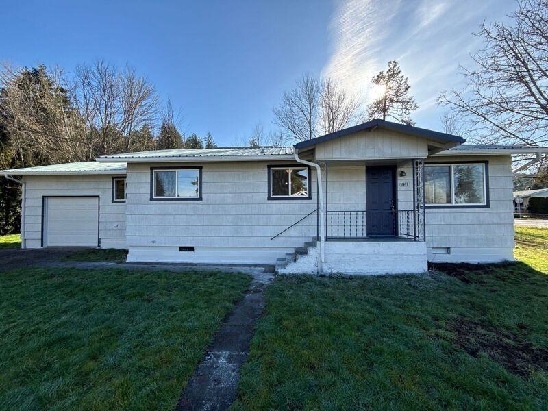 1011 Cedar St - Photo 2 of 33