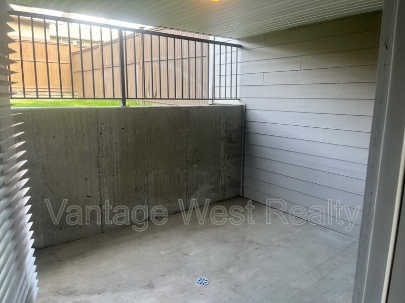 325 Woods Rd - Photo 4 of 9