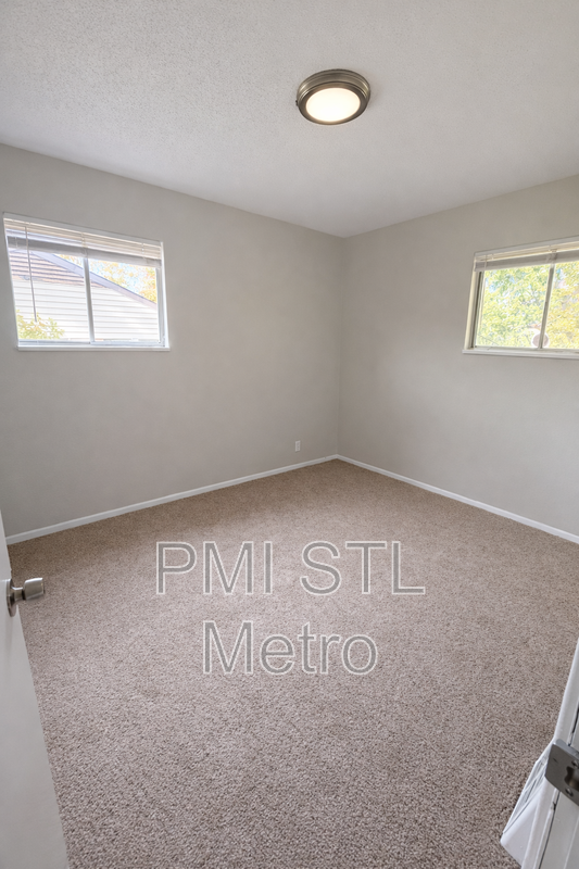 205 Grampian Rd - Photo 4 of 9