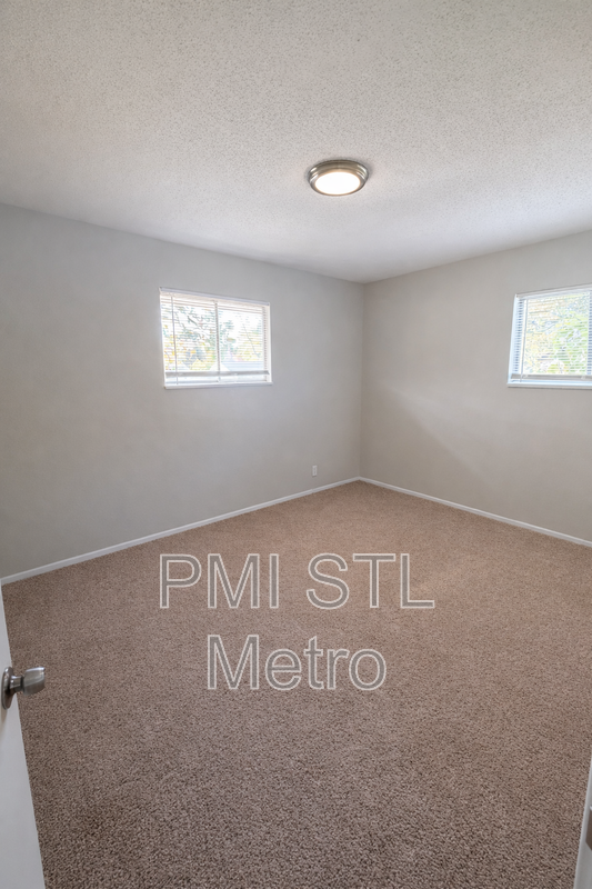 205 Grampian Rd - Photo 5 of 9