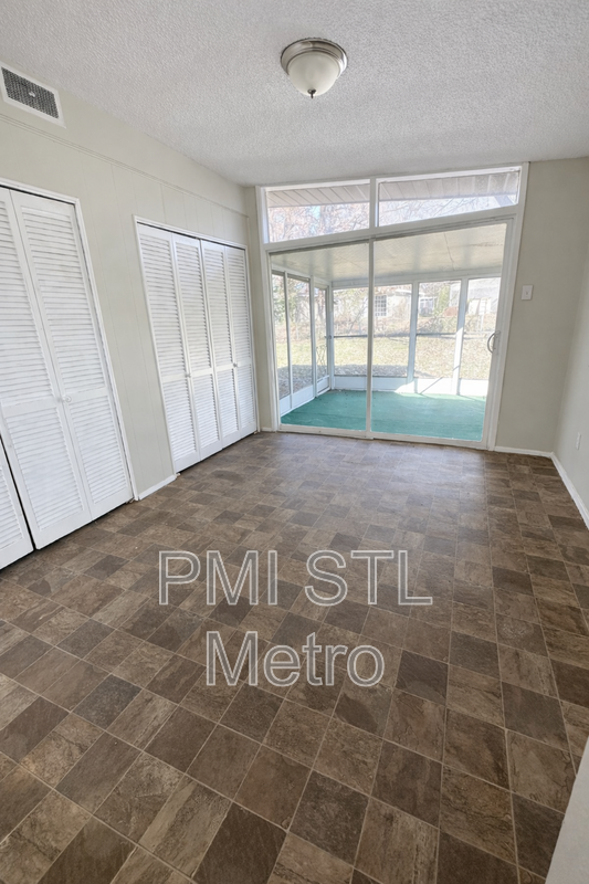 8439 Alder Ave - Photo 4 of 12