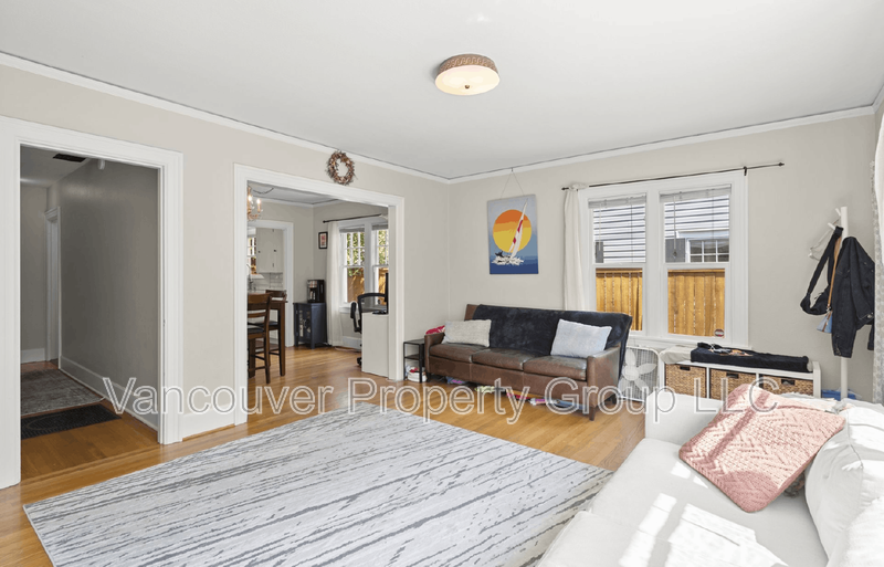 310 E 22nd St - Photo 4 of 12